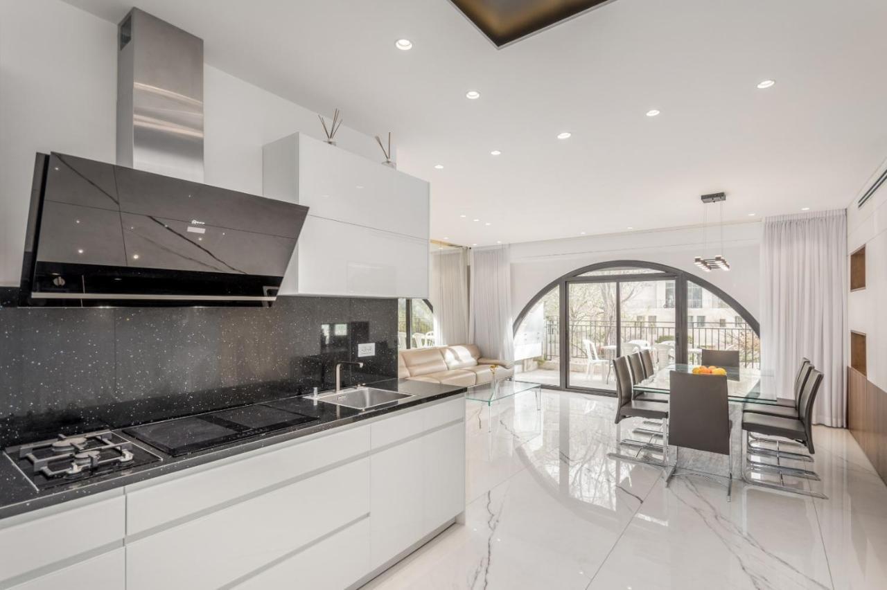 Apartment David Village 3 Bedroom - The Beautiful One